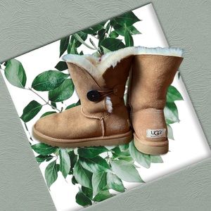 Chestnut Ugg Bailey Button Boots Size 7